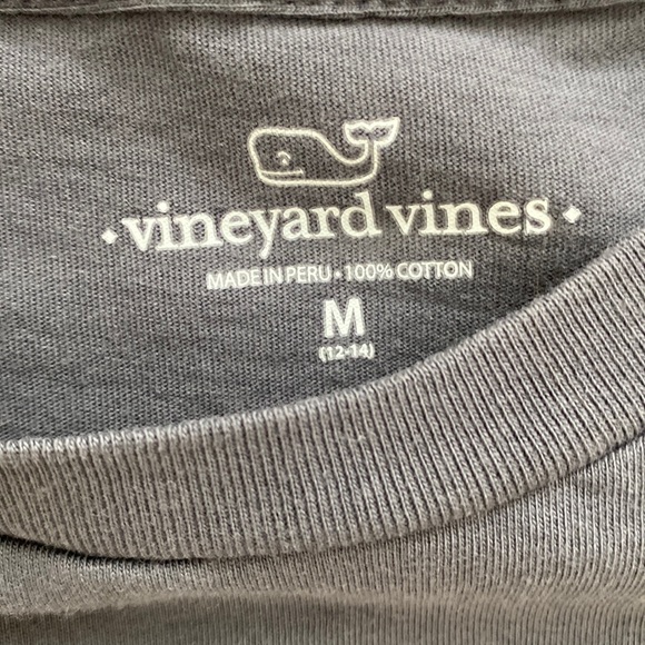 Vineyard vines whale shirt 🐳 charcoal with Fish - Picture 2 of 5